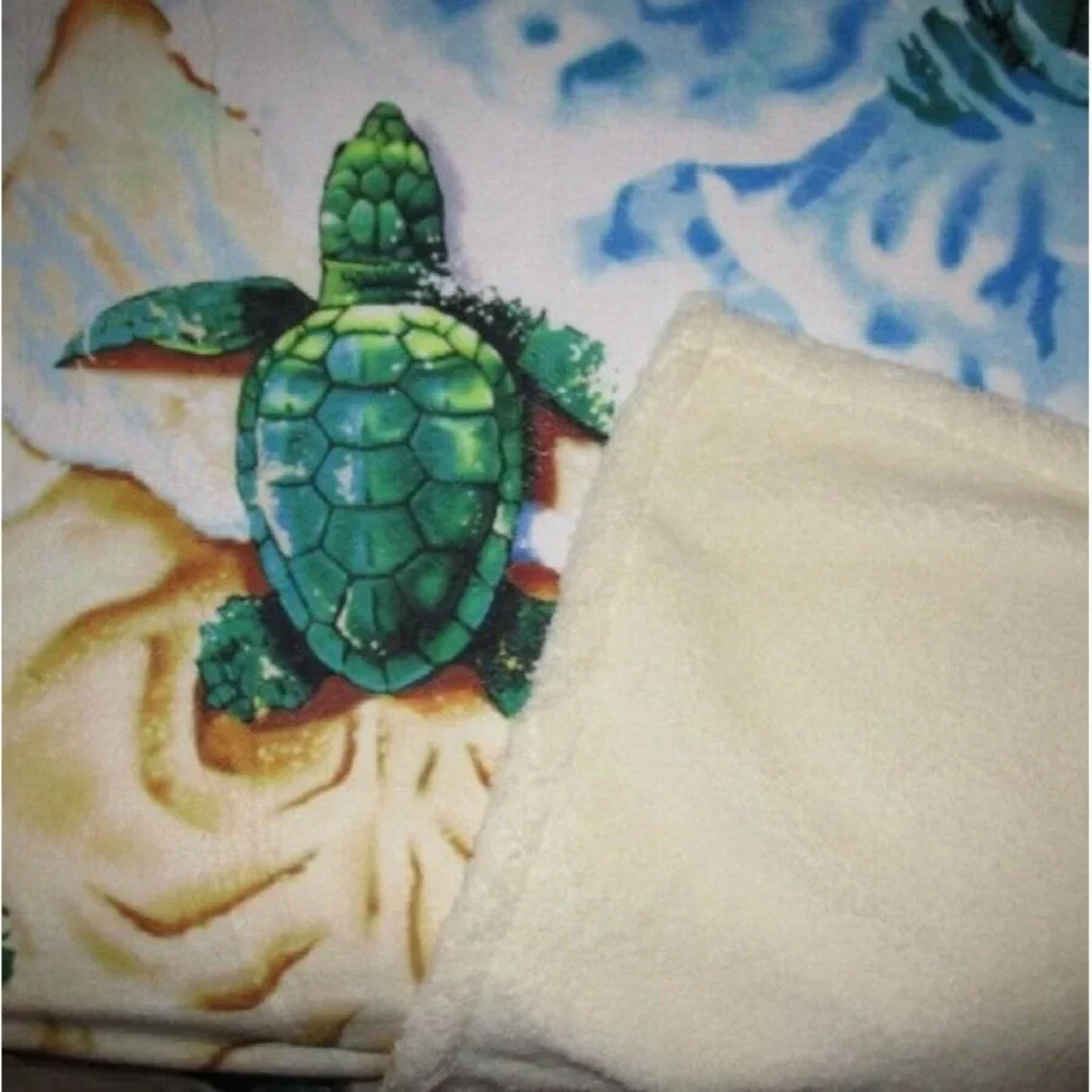 New Baby Sea Turtles on the Beach Fleece Sherpa Gift Throw Blanket Green Honu - Picture 3 of 4